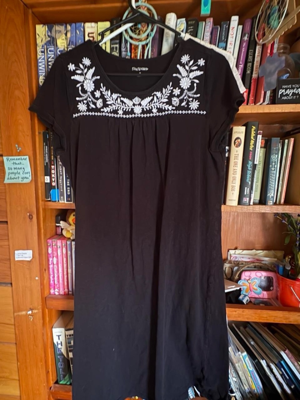 Max Studio Black Short-Sleeve Tunic with White Floral Embroidery